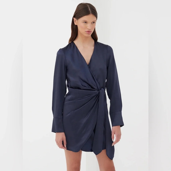 NWT 4th & Reckless NAVY SATIN TIE WRAP DRESS - FALISHA Size Small - Picture 1 of 11